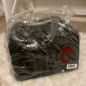 BRAND NEW (vixon black) 6 pack fitness purse